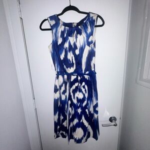 Ellen Tracy Blue and White Sleeveless Printed Midi Dress